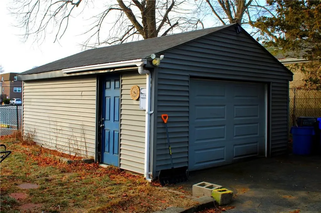 28 Elizabeth Street Pawtucket RI 02861