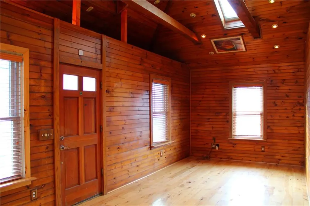 28 Elizabeth Street Pawtucket RI 02861