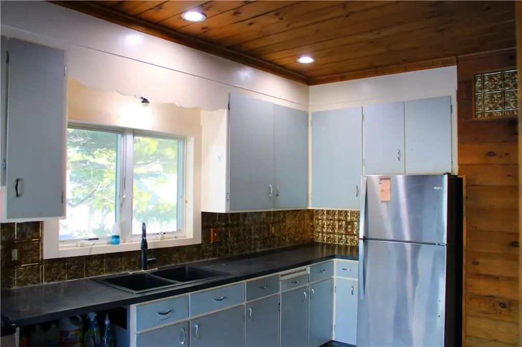 28 Elizabeth Street Pawtucket RI 02861