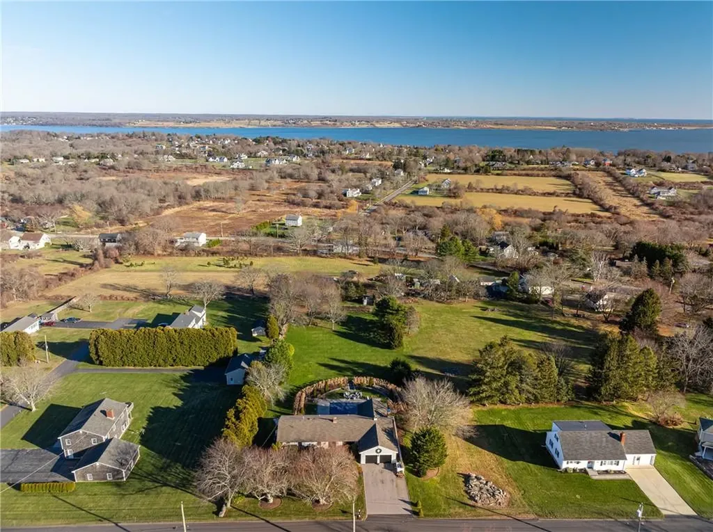 79 Peckham Lane Middletown RI 02842