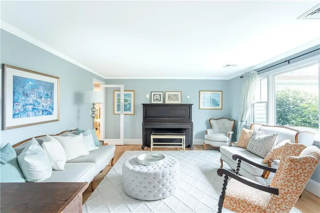 79 Peckham Lane Middletown RI 02842