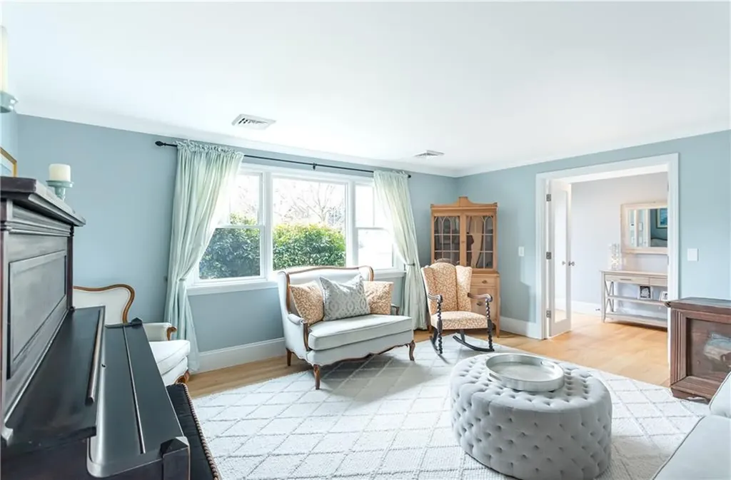 79 Peckham Lane Middletown RI 02842