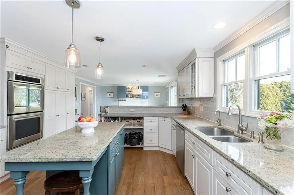 79 Peckham Lane Middletown RI 02842