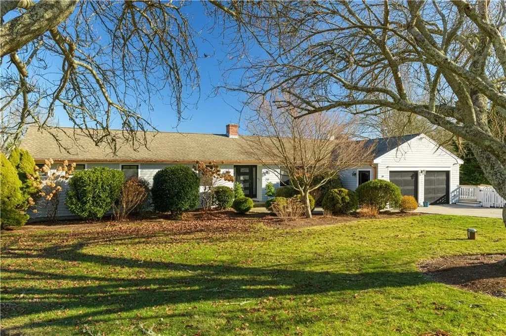 79 Peckham Lane Middletown RI 02842