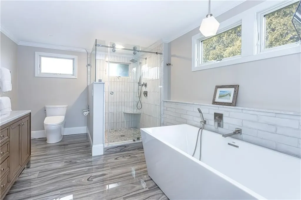 79 Peckham Lane Middletown RI 02842