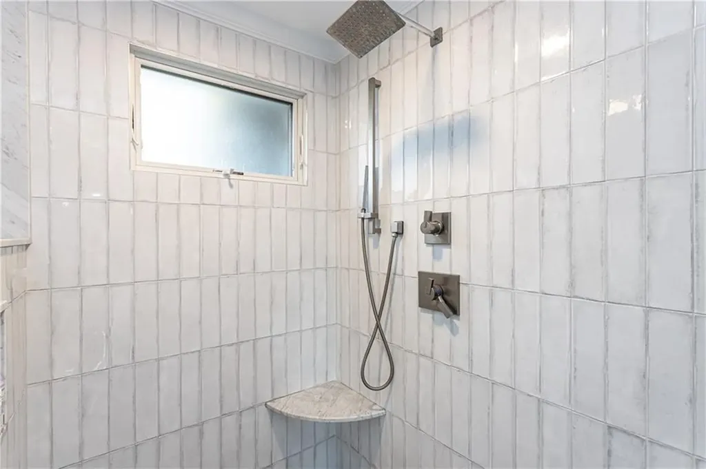 79 Peckham Lane Middletown RI 02842