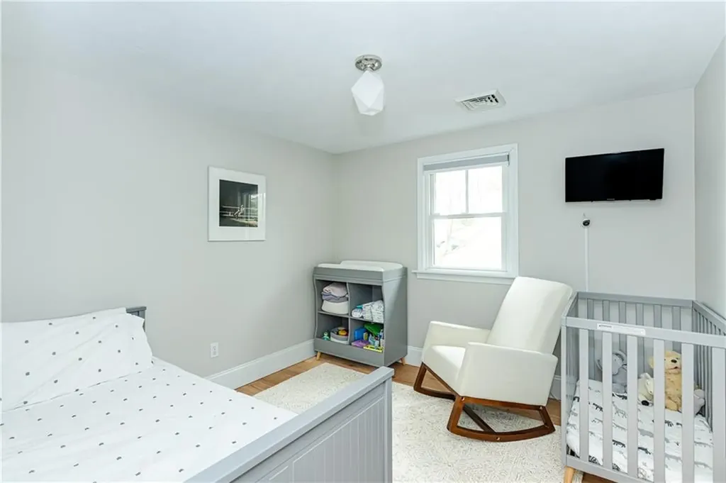 79 Peckham Lane Middletown RI 02842