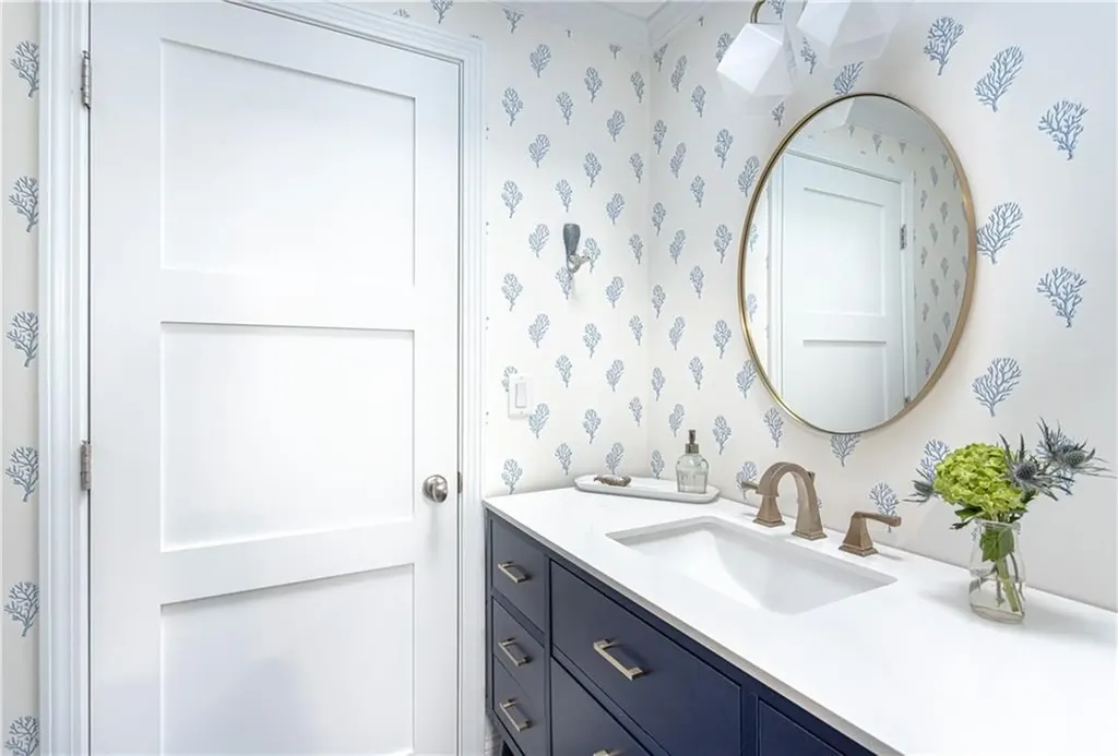 79 Peckham Lane Middletown RI 02842