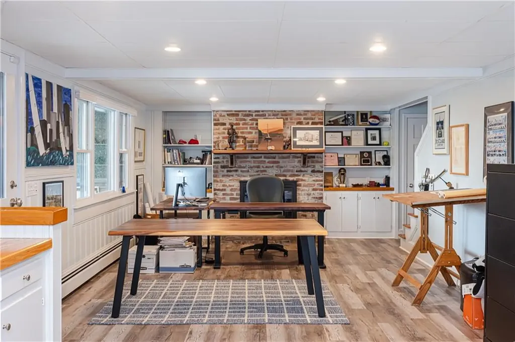 79 Peckham Lane Middletown RI 02842