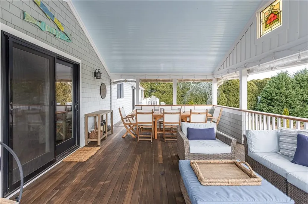 79 Peckham Lane Middletown RI 02842