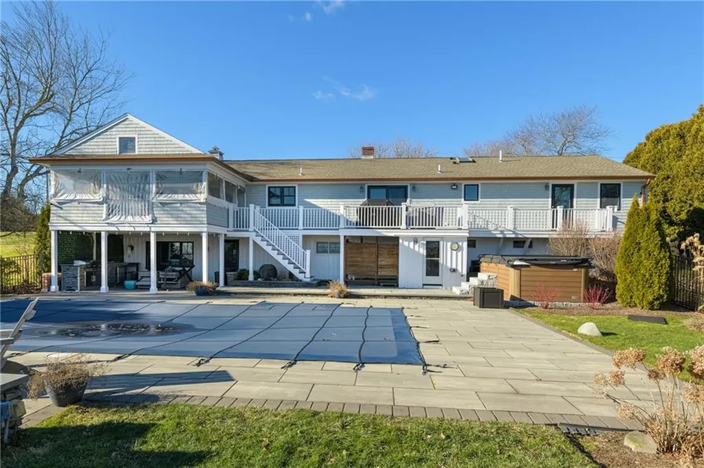 79 Peckham Lane Middletown RI 02842