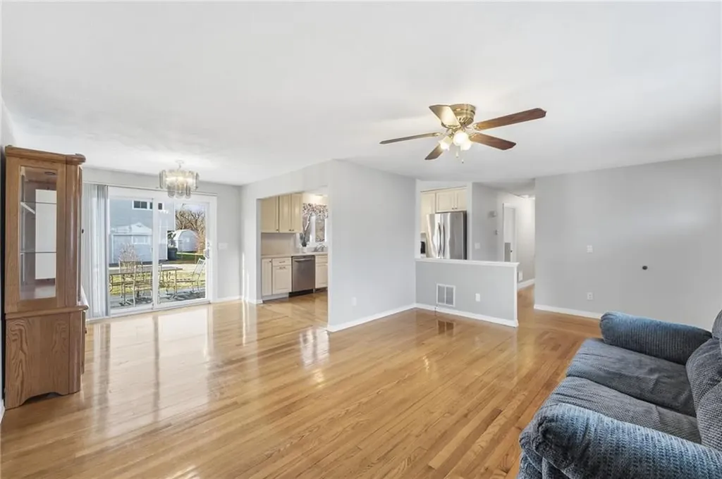 45 Diamond Hill Road Warwick RI 02886