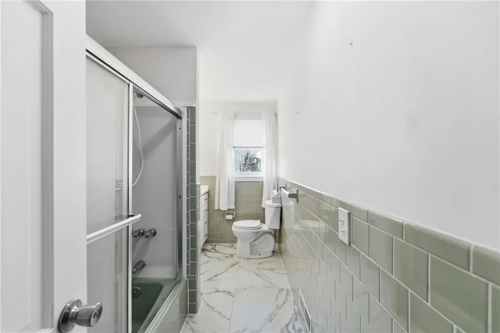 45 Diamond Hill Road Warwick RI 02886