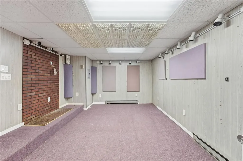 45 Diamond Hill Road Warwick RI 02886