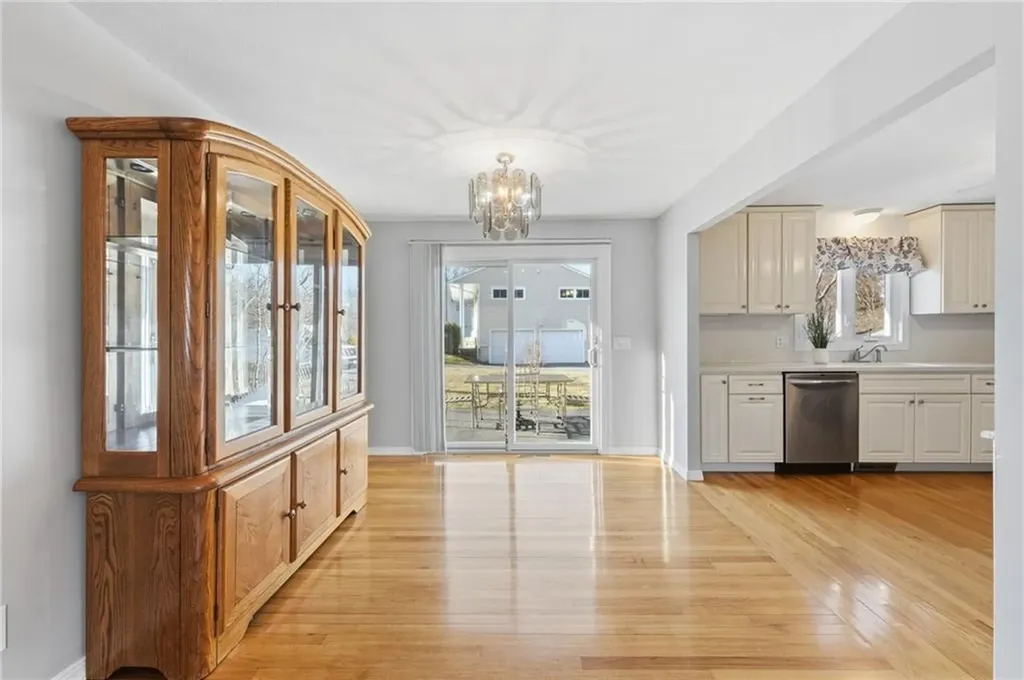 45 Diamond Hill Road Warwick RI 02886