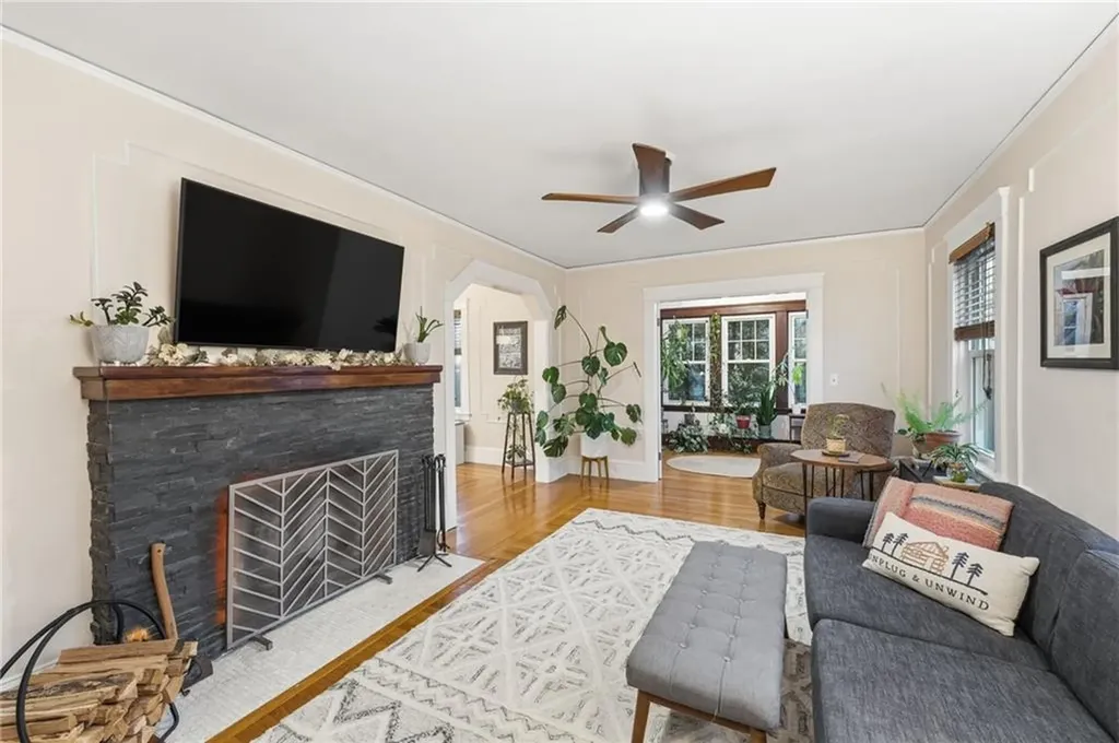 95 Washburn Avenue East Providence RI 02916