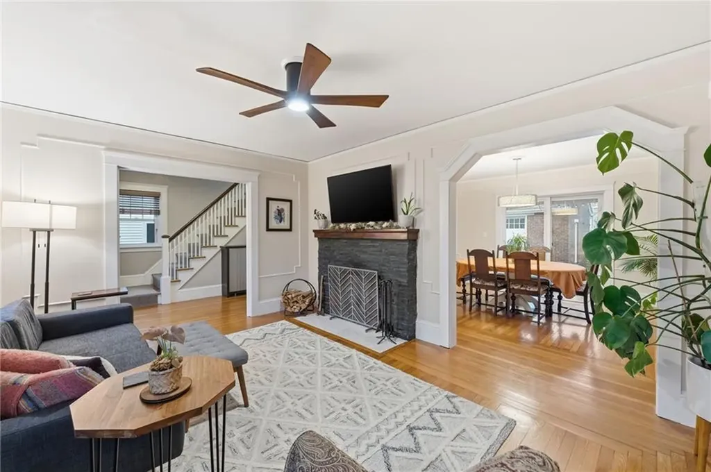 95 Washburn Avenue East Providence RI 02916