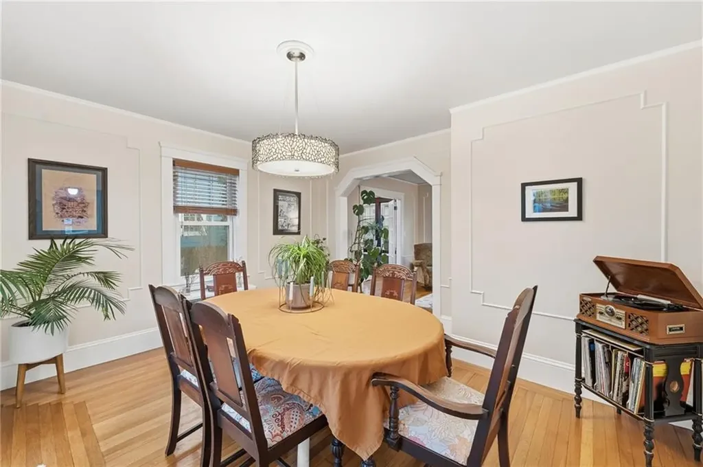 95 Washburn Avenue East Providence RI 02916