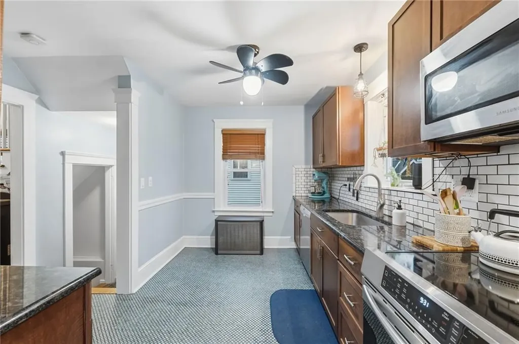 95 Washburn Avenue East Providence RI 02916