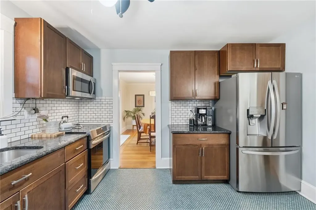 95 Washburn Avenue East Providence RI 02916