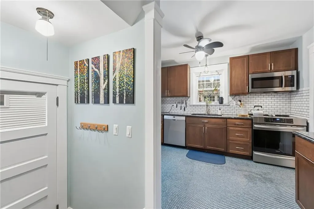 95 Washburn Avenue East Providence RI 02916