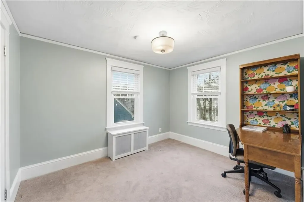 95 Washburn Avenue East Providence RI 02916