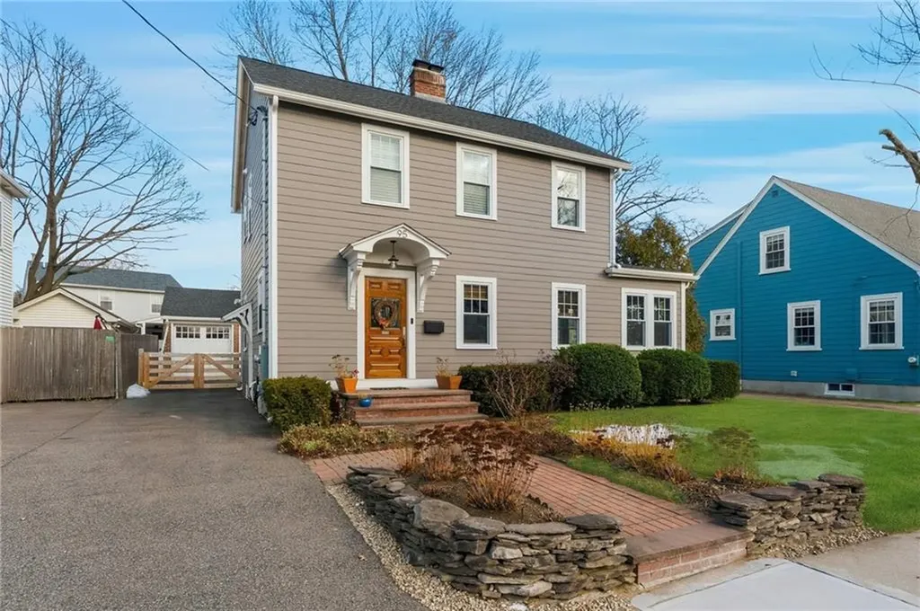 95 Washburn Avenue East Providence RI 02916