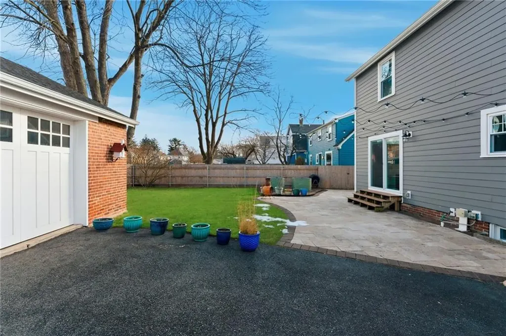 95 Washburn Avenue East Providence RI 02916