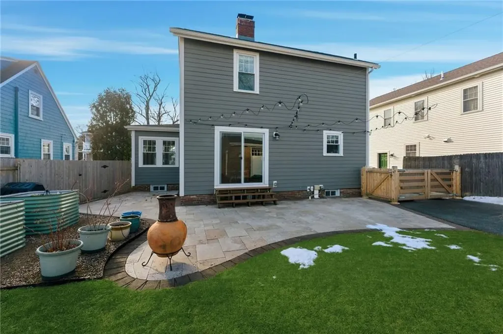 95 Washburn Avenue East Providence RI 02916