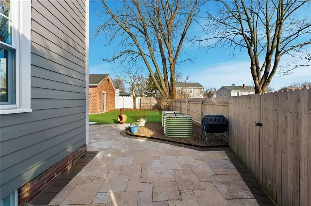 95 Washburn Avenue East Providence RI 02916