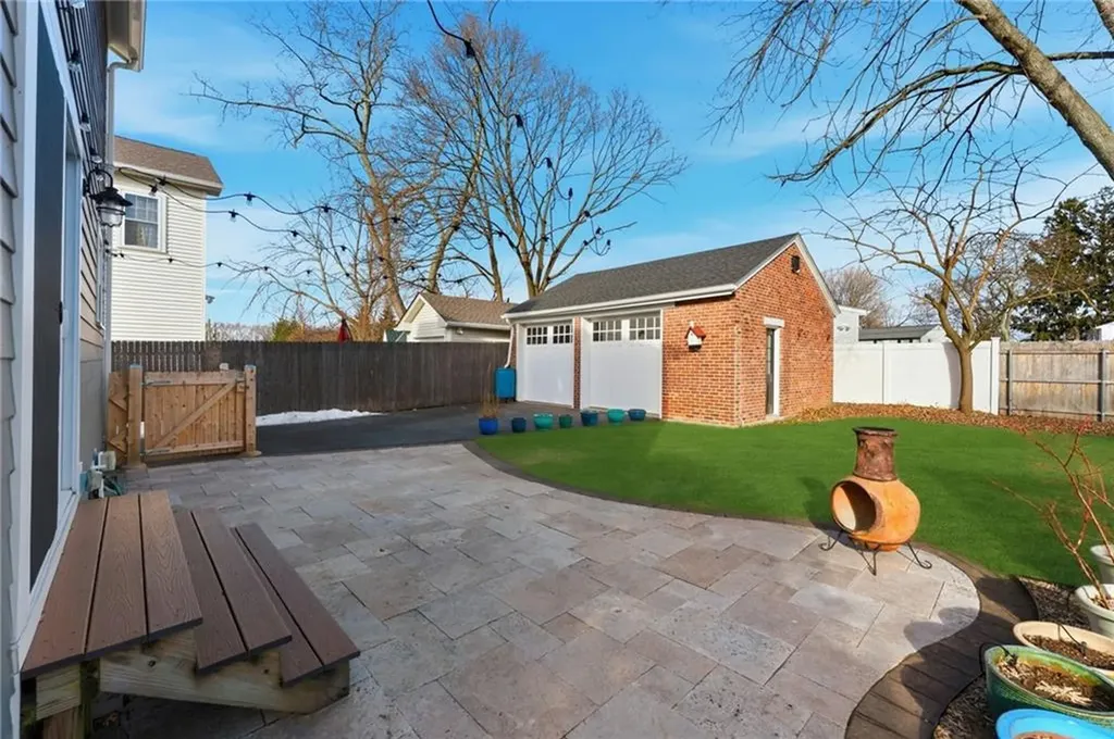 95 Washburn Avenue East Providence RI 02916