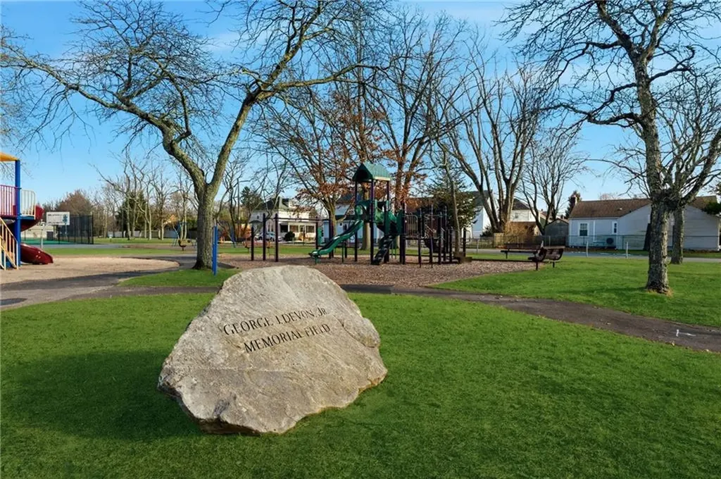 95 Washburn Avenue East Providence RI 02916