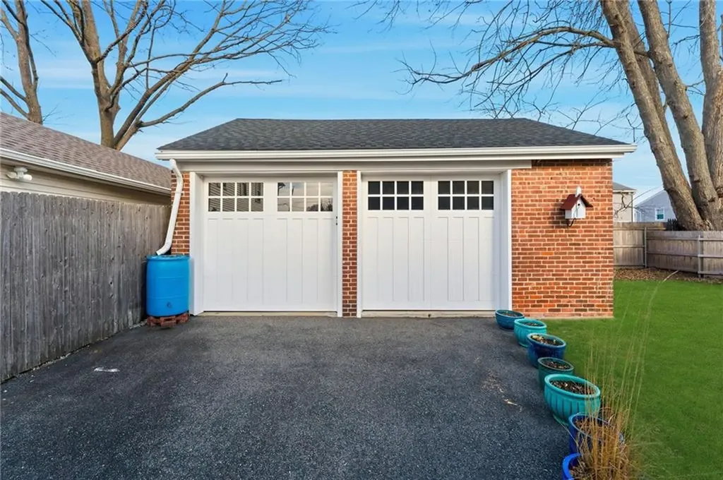 95 Washburn Avenue East Providence RI 02916