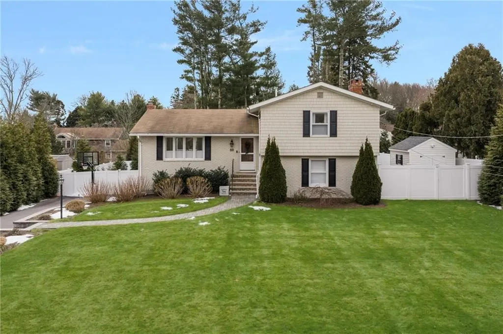 88 Hess Avenue Warwick RI 02889