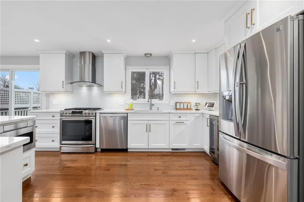 88 Hess Avenue Warwick RI 02889