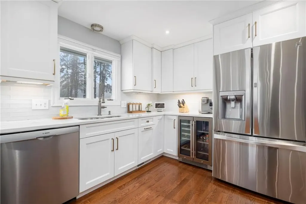 88 Hess Avenue Warwick RI 02889