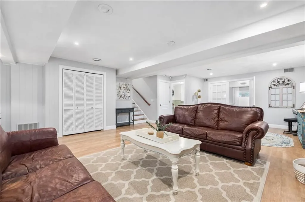 88 Hess Avenue Warwick RI 02889
