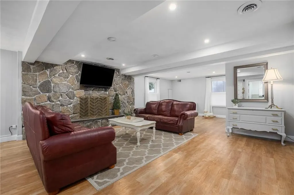 88 Hess Avenue Warwick RI 02889