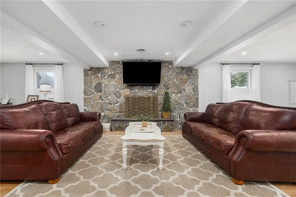 88 Hess Avenue Warwick RI 02889