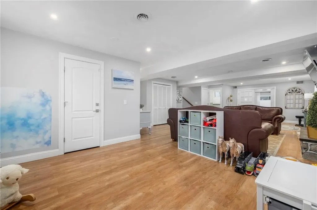 88 Hess Avenue Warwick RI 02889