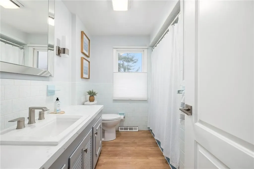 88 Hess Avenue Warwick RI 02889