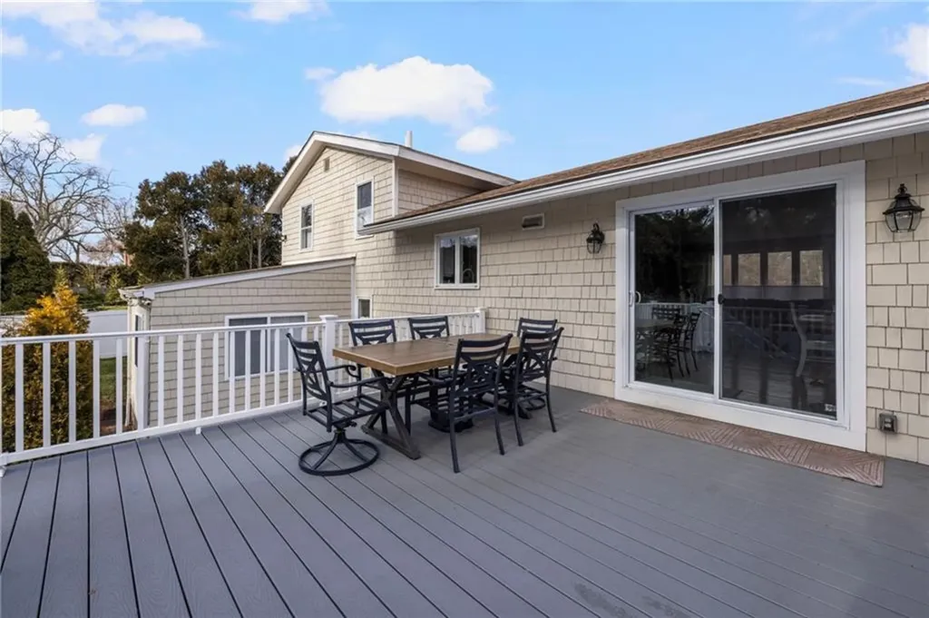 88 Hess Avenue Warwick RI 02889