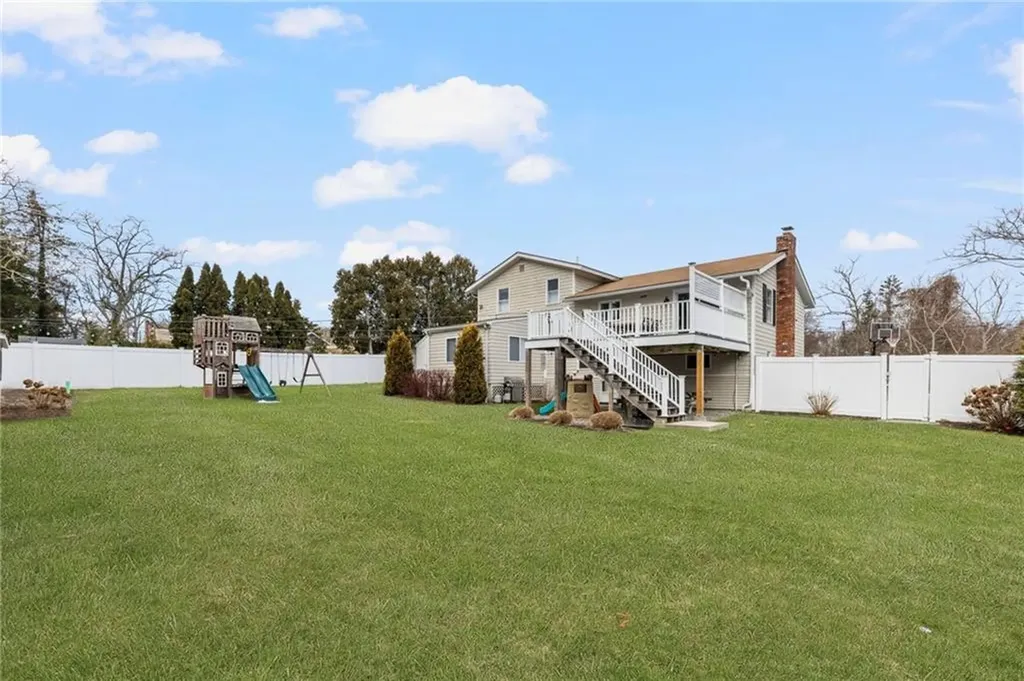 88 Hess Avenue Warwick RI 02889