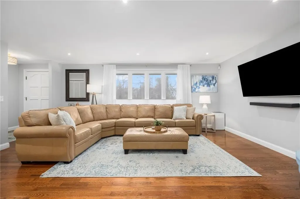 88 Hess Avenue Warwick RI 02889