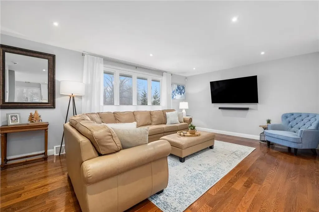 88 Hess Avenue Warwick RI 02889