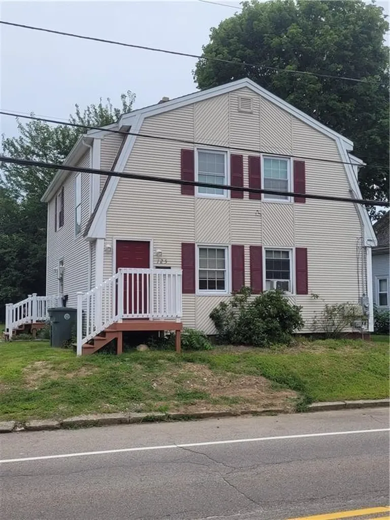 125 Read Avenue Coventry RI 02816
