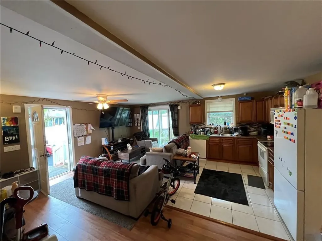 125 Read Avenue Coventry RI 02816