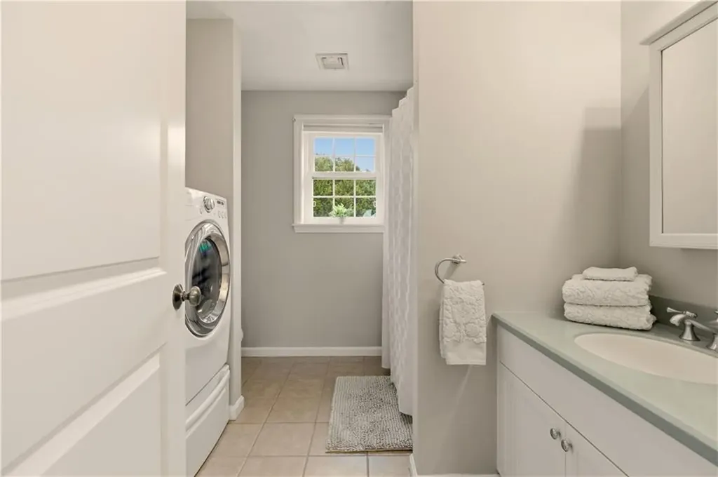 42 Lewis Street Tiverton RI 02878