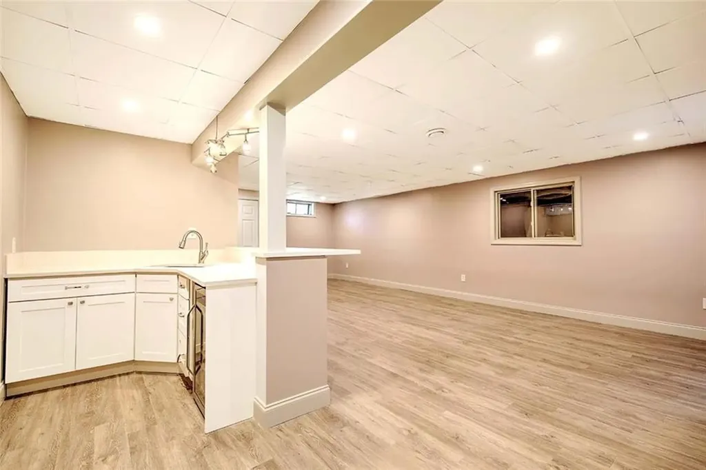6 Grandstand Drive Lincoln RI 02865