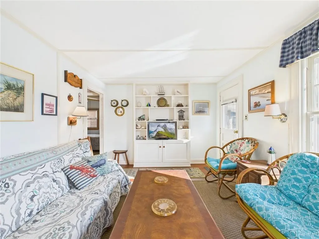 1140 Succotash Road Narragansett RI 02879